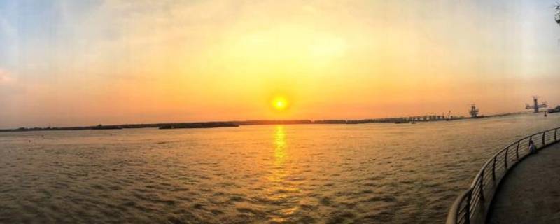 江面是宽广还是宽阔 生活百科