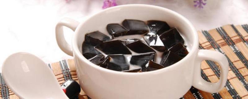 龟苓膏过期一年能吃吗