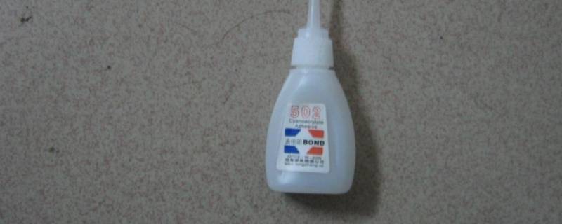 胶水用什么东西才能清洁干净