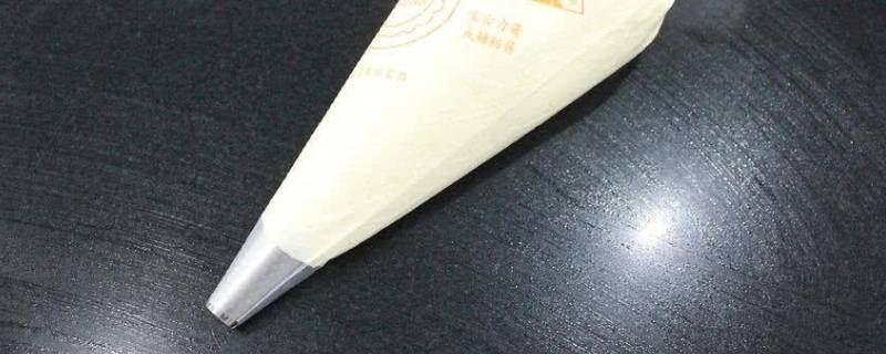 如何用保鲜膜代替裱花袋