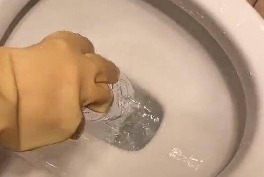 纸把马桶堵了如何自己快速疏通