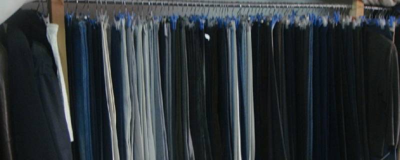 干洗店是怎么干洗衣服的