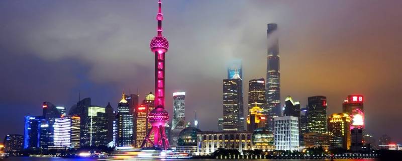 东方明珠旁边的高楼叫什么