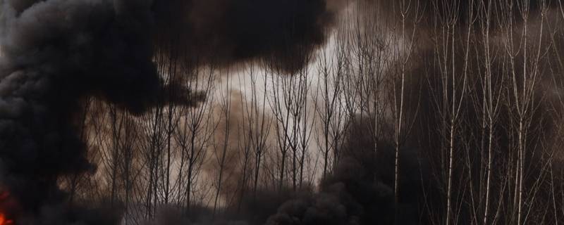 着火了烟是什么颜色的