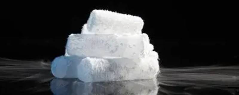 干冰是烫手还是冻手