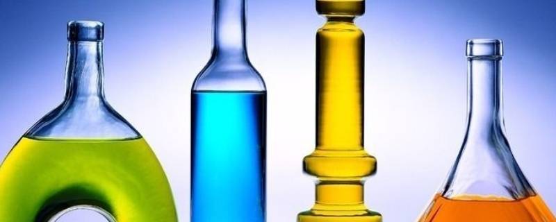 瓶子上的商标粘胶怎么去除