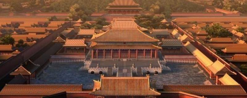故宫金水桥旁边的两个门是什么门