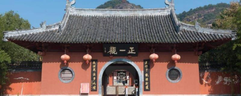 龙虎山多高