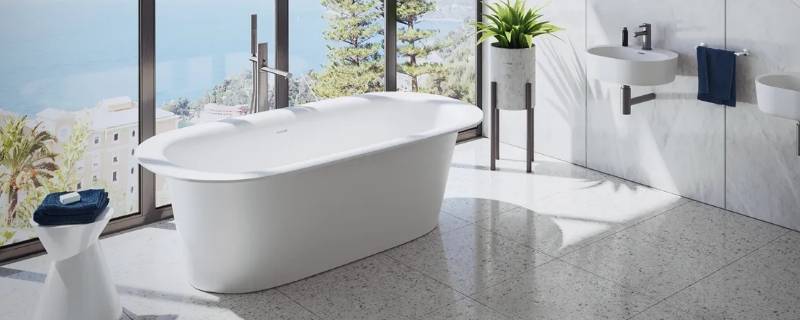 泡澡要穿衣服吗