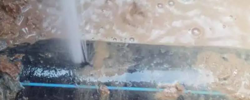 自来水管漏水用什么胶可以补