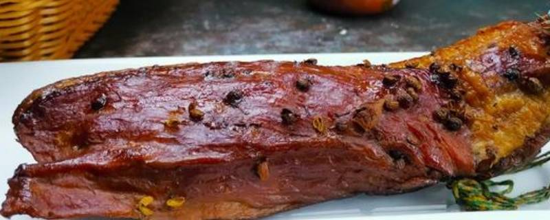 腊肉外面一层白色的还能吃吗