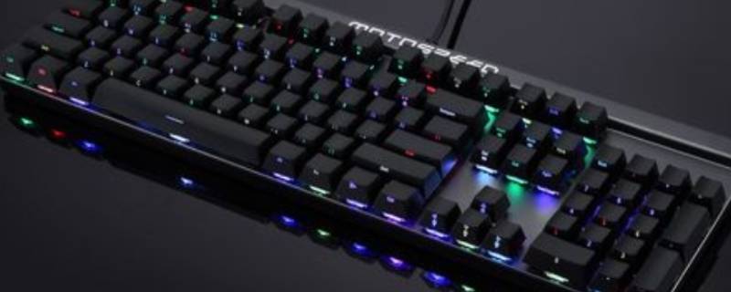 电脑上的字往左移按什么键