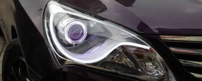 现代悦动大灯型号